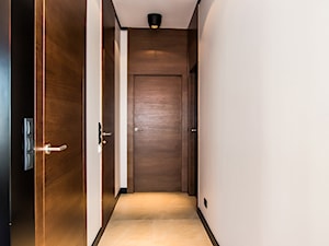 Apartament w warszawskim Wilanowie - Hol / przedpokój, styl nowoczesny - zdjęcie od TiM Grey Projektowanie Wnętrz