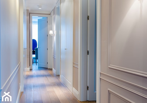Nowojorski Apartament - Średni beżowy hol / przedpokój, styl glamour - zdjęcie od TiM Grey Projektowanie Wnętrz