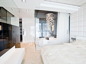 Apartament Glamur - Sypialnia - zdjęcie od TiM Grey Projektowanie Wnętrz