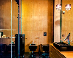 Eklektyczny Apartament w Warszawie - Średnia na poddaszu bez okna z lustrem łazienka, styl nowoczes ... - zdjęcie od TiM Grey Projektowanie Wnętrz - Homebook