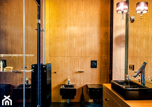 Eklektyczny Apartament w Warszawie - Średnia na poddaszu bez okna z lustrem łazienka, styl nowoczesny - zdjęcie od TiM Grey Projektowanie Wnętrz