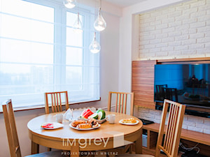 Mieszkanie na warszawskiej Woli - Mała szara jadalnia w salonie, styl nowoczesny - zdjęcie od TiM Grey Projektowanie Wnętrz