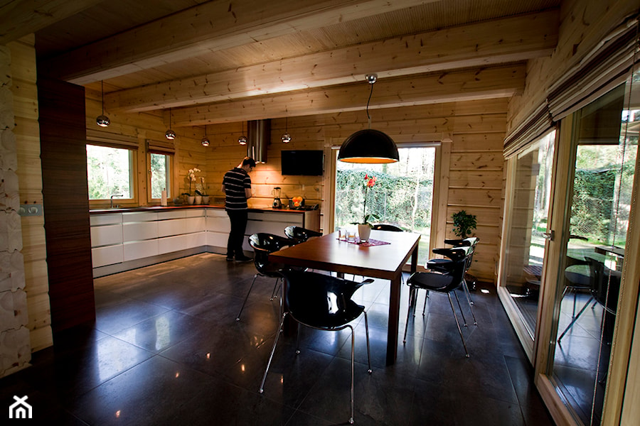 Nowoczesny Dom z finskiego bala - Średnia jadalnia w kuchni, styl skandynawski - zdjęcie od TiM Grey Projektowanie Wnętrz