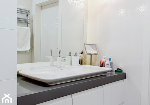 Nowoczesny Wilanów 137m2 - Mała łazienka, styl nowoczesny - zdjęcie od TiM Grey Projektowanie Wnętrz