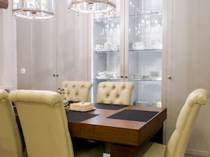 Klasyczne 230m2 - Średnia biała jadalnia jako osobne pomieszczenie, styl tradycyjny - zdjęcie od TiM Grey Projektowanie Wnętrz