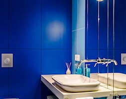 Eklektyczny Apartament w Warszawie - Mała bez okna z lustrem łazienka, styl nowoczesny - zdjęcie od TiM Grey Projektowanie Wnętrz - Homebook