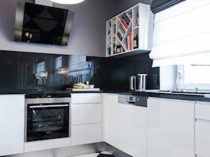 147m2 francuskiej ELEGANCJI - Średnia duża otwarta z zabudowaną lodówką kuchnia w kształcie litery l, styl nowoczesny - zdjęcie od TiM Grey Projektowanie Wnętrz