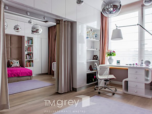 Nowoczesny Wilanów 137m2 - Duży biały czarny pokój dziecka dla nastolatka dla dziewczynki, styl nowoczesny - zdjęcie od TiM Grey Projektowanie Wnętrz