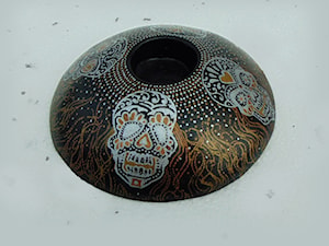 Świecznik czarny półsfera- czaszka - zdjęcie od WiktorM