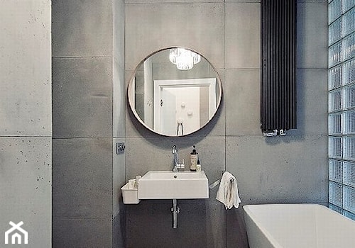Mała bez okna z lustrem łazienka, styl industrialny - zdjęcie od izomorfia3