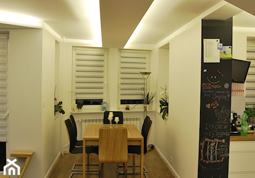 optymistyczne szarości - Średnia beżowa czarna jadalnia w salonie, styl minimalistyczny - zdjęcie od okonmarlena