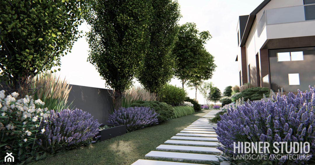 Ogród o barwach bieli, fioletu i zieleni - zdjęcie od Hibner Studio Pracownia Architektury Krajobrazu - Homebook