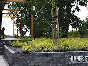 Taras z donicą betonową - zdjęcie od Hibner Studio Pracownia Architektury Krajobrazu