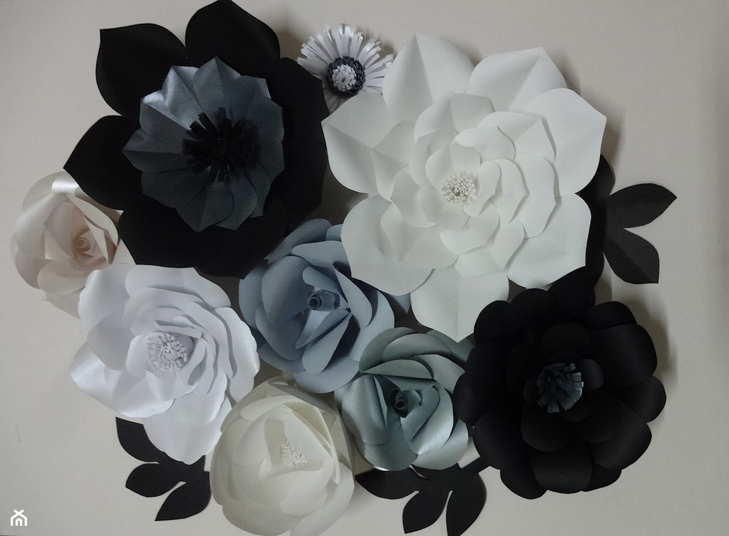 Papierowe Kwiaty Chanel - zdjęcie od tm_home_by_monika@interia.pl - Homebook