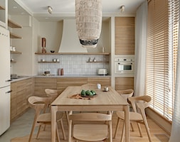 Solony karmel - Mała beżowa jadalnia w kuchni, styl skandynawski - zdjęcie od Finchstudio Architektura Wnętrz - Homebook