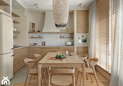 Solony karmel - Mała beżowa jadalnia w kuchni, styl skandynawski - zdjęcie od Finchstudio Architektura Wnętrz