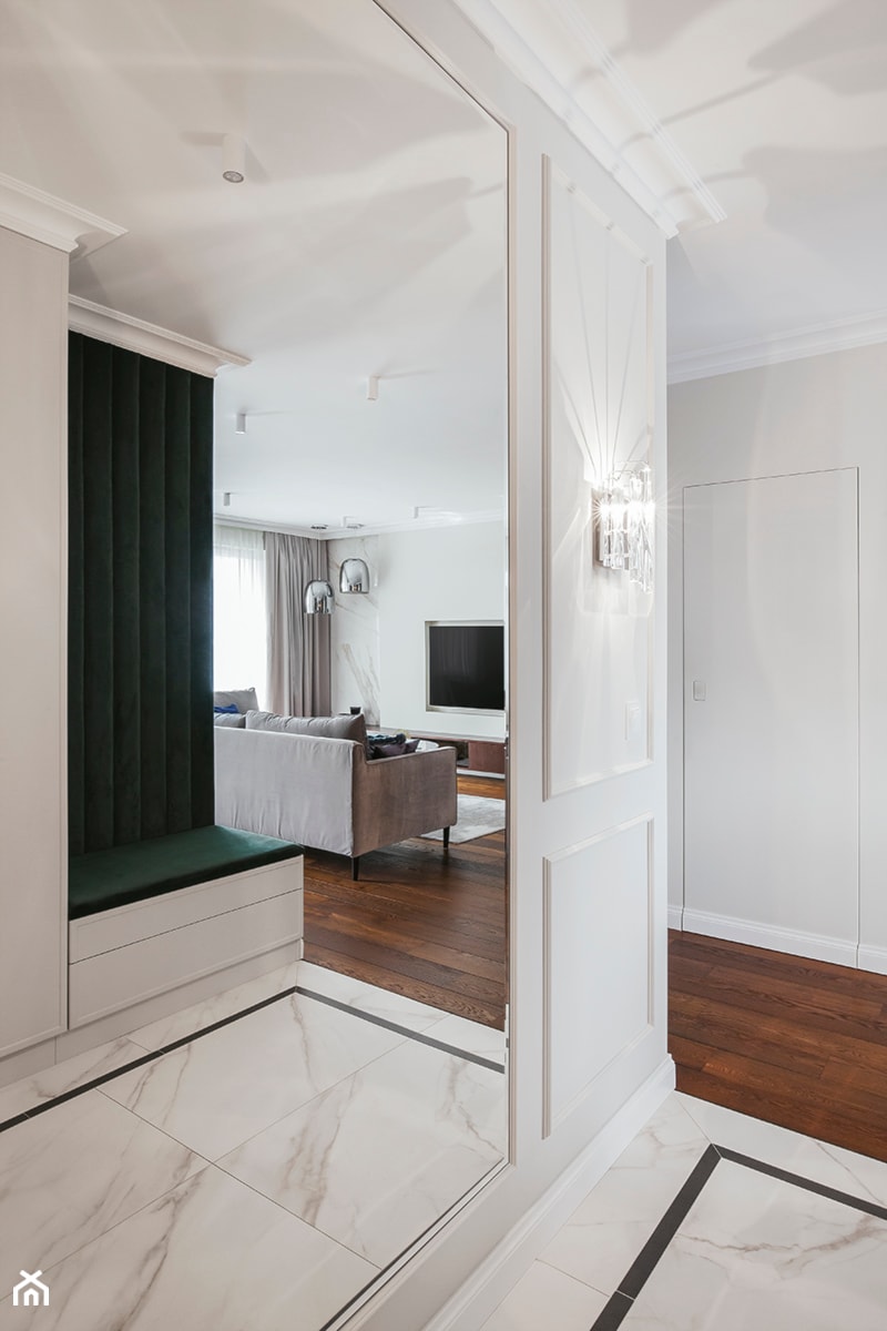 Apartament inspirowany Paryżem - Hol / przedpokój, styl tradycyjny - zdjęcie od Finchstudio Architektura Wnętrz