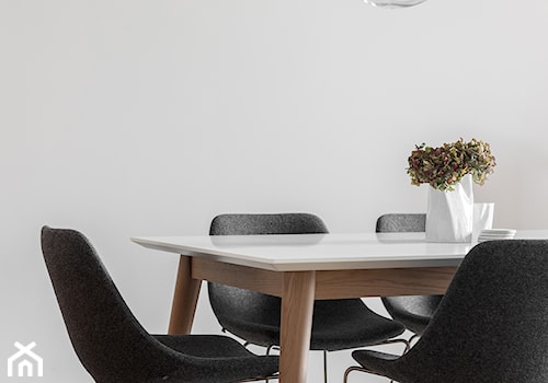 Minimalistyczny apartament w Krakowie 2016 - Średnia biała jadalnia jako osobne pomieszczenie, styl minimalistyczny - zdjęcie od Finchstudio Architektura Wnętrz