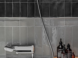 Z akcentami miedzi - Mała bez okna łazienka, styl skandynawski - zdjęcie od Finchstudio Architektura Wnętrz