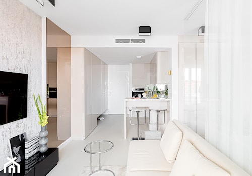 Mały biały salon, styl minimalistyczny - zdjęcie od Finchstudio Architektura Wnętrz