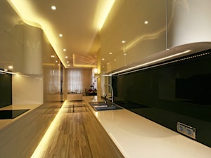 Kuchnia jako przestrzeń amfiladowa - zdjęcie od Korulczyk Luxury Design | interiors & architecture