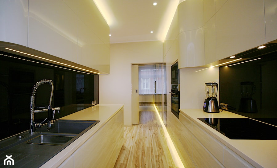 Kuchnia przejściowa - zdjęcie od Korulczyk Luxury Design | interiors & architecture