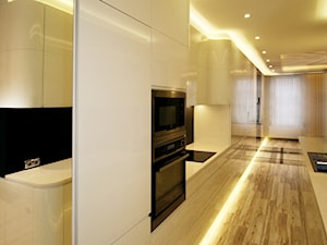 AGD w zabudowie kuchennej - zdjęcie od Korulczyk Luxury Design | interiors & architecture