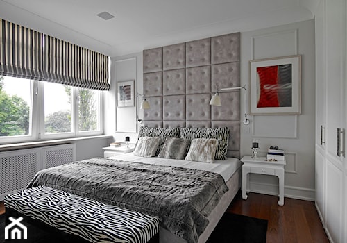 Apartament Morskie Oko - Średnia beżowa biała sypialnia, styl glamour - zdjęcie od BBHome Design