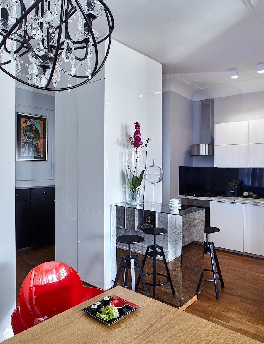 Mieszkanie na Starym Mieście - Średnia biała jadalnia w kuchni, styl nowoczesny - zdjęcie od BBHome Design