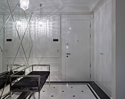 Apartament Morskie Oko - Średni beżowy z marmurem na podłodze hol / przedpokój, styl nowoczesny - zdjęcie od BBHome Design - Homebook