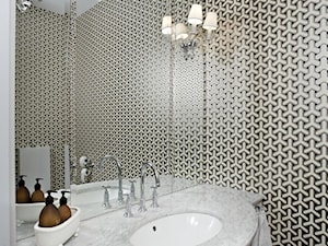 Dom w Wilanowie - Bez okna łazienka, styl glamour - zdjęcie od BBHome Design