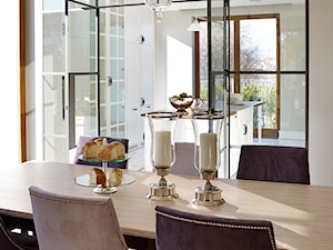 Dom jednorodzinny w Wilanowie - Średnia beżowa jadalnia jako osobne pomieszczenie, styl nowoczesny - zdjęcie od BBHome Design