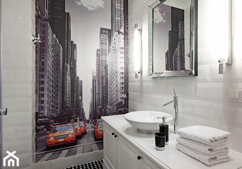 Apartament Morskie Oko - Mała na poddaszu bez okna z lustrem łazienka, styl nowoczesny - zdjęcie od BBHome Design