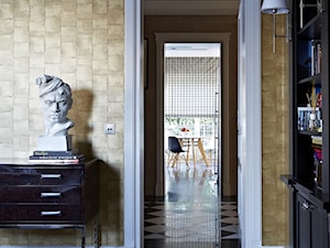 Dom w Wilanowie - Małe szare biuro, styl glamour - zdjęcie od BBHome Design