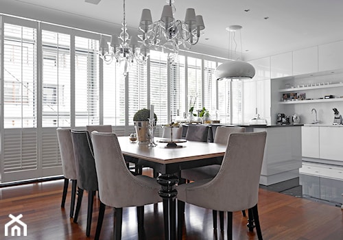 Apartament Morskie Oko - Mały biały salon z kuchnią z jadalnią, styl nowoczesny - zdjęcie od BBHome Design