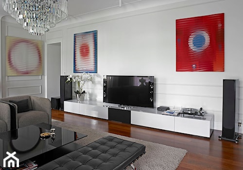 Apartament Morskie Oko - Średni biały salon, styl glamour - zdjęcie od BBHome Design