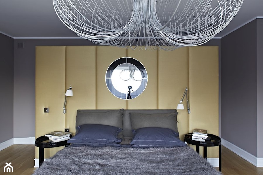 Dom w Wilanowie - Średnia szara sypialnia, styl nowoczesny - zdjęcie od BBHome Design