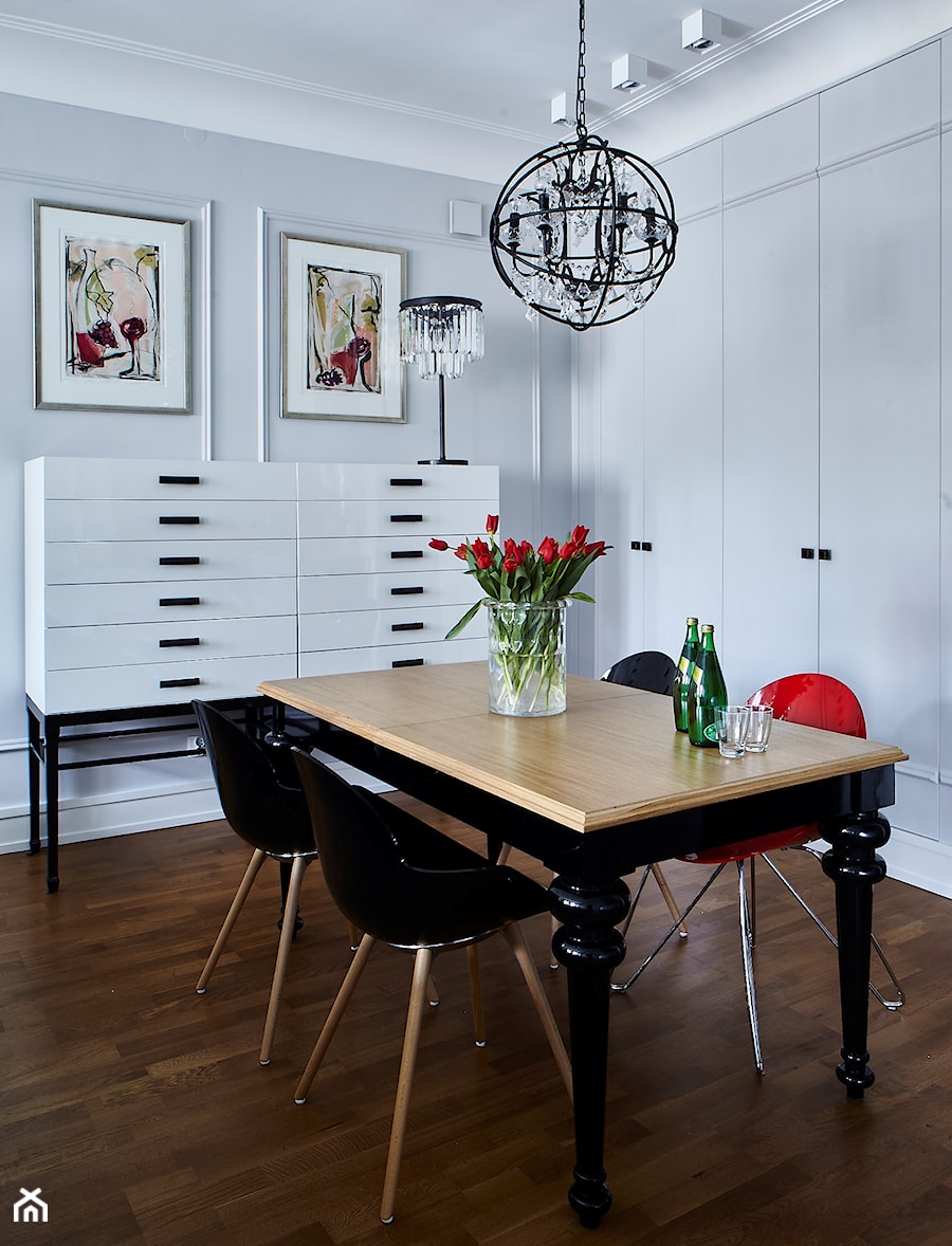Mieszkanie na Starym Mieście - Średnia szara jadalnia jako osobne pomieszczenie, styl nowoczesny - zdjęcie od BBHome Design
