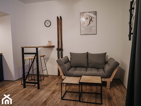 Aranżacje wnętrz - Salon: Tatra Loft - apartament w Zakopanem - Średni biały salon z jadalnią, styl industrialny - sarkka. Przeglądaj, dodawaj i zapisuj najlepsze zdjęcia, pomysły i inspiracje designerskie. W bazie mamy już prawie milion fotografii!