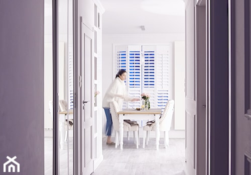 Mieszkanie Wola - Średnia biała jadalnia jako osobne pomieszczenie - zdjęcie od Buba Interior