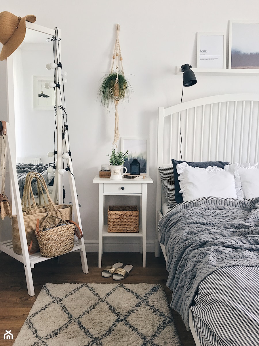 Mała biała sypialnia - zdjęcie od ania.home