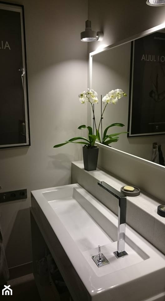 Szara łazienka - Łazienka, styl minimalistyczny - zdjęcie od Małgorzata Szajbel-Żukowska