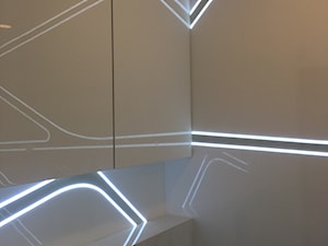 Rozświetlona łazienka - zdjęcie od AbeLightoCraft