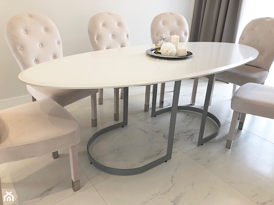 Stół w stylu glamour - Średnia biała jadalnia, styl glamour - zdjęcie od AbeLightoCraft