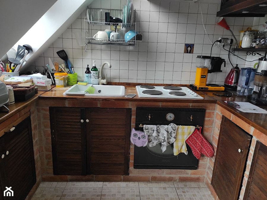 Metamorfoza kuchni pod skosami - ekonomiczna i funkcjonalna kuchnia - Kuchnia, styl tradycyjny - zdjęcie od Meble-Bruno.pl