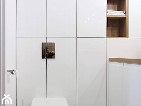 Aranżacje wnętrz - Łazienka: Biało- drewniana nowoczesna łazienka. - dobrawixa. Przeglądaj, dodawaj i zapisuj najlepsze zdjęcia, pomysły i inspiracje designerskie. W bazie mamy już prawie milion fotografii!