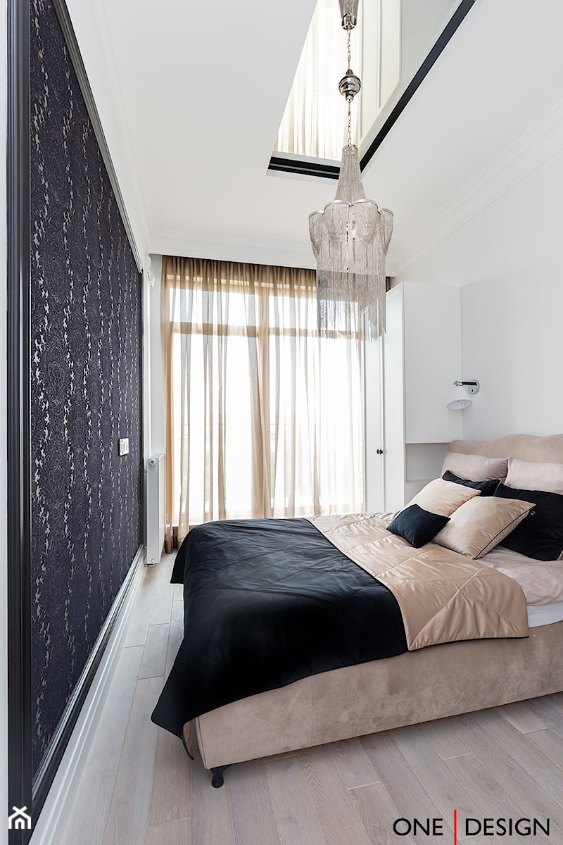 Mieszkanie na inwestycji Green Mokotów - Mała biała czarna sypialnia, styl glamour - zdjęcie od One Design