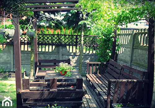 ekoogród przydomowy - Średni z kamienną nawierzchnią ogród za domem, styl tradycyjny - zdjęcie od Anita Kaczmarek