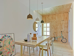 Przyjazny dom w Sagunto - Średnia biała jadalnia jako osobne pomieszczenie, styl nowoczesny - zdjęcie od Homebook Design