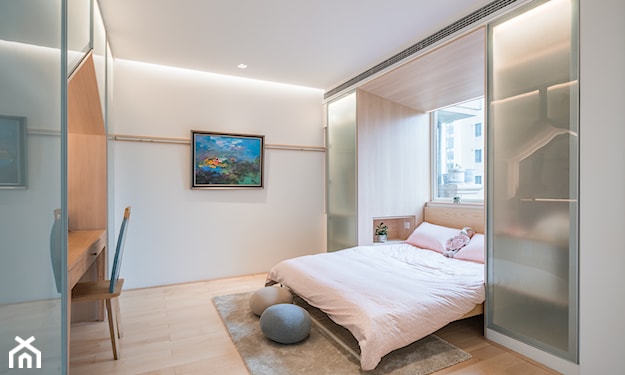 jasna sypialnia w szanghajskim mieszkaniu